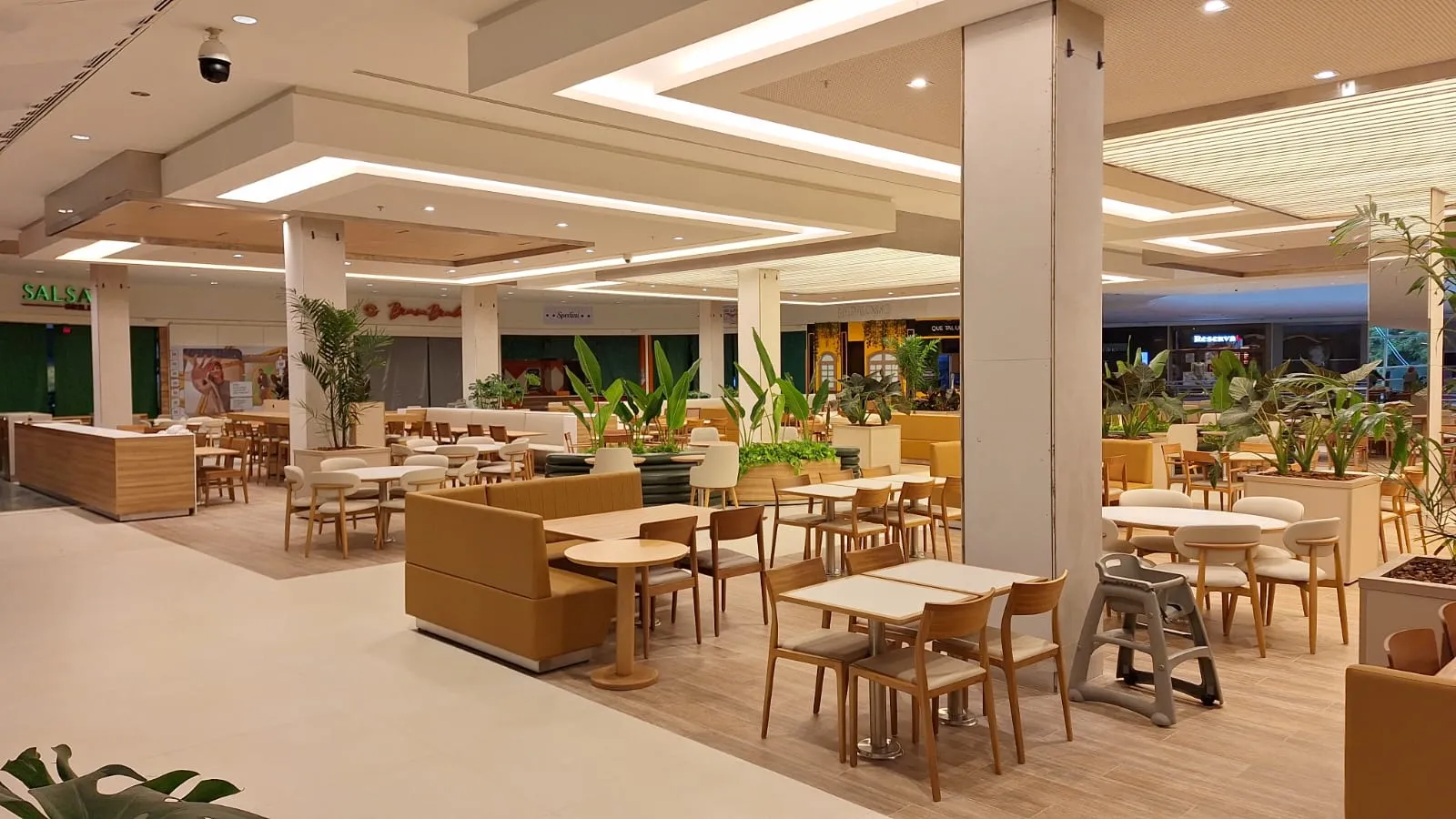 Park Shopping Barigüi — Praça de Alimentação